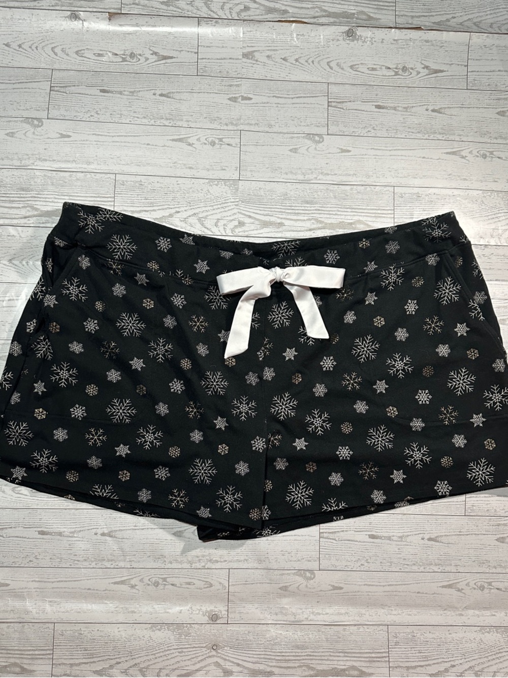Soma Black Snowflake Print Sleep Shorts with White Tie